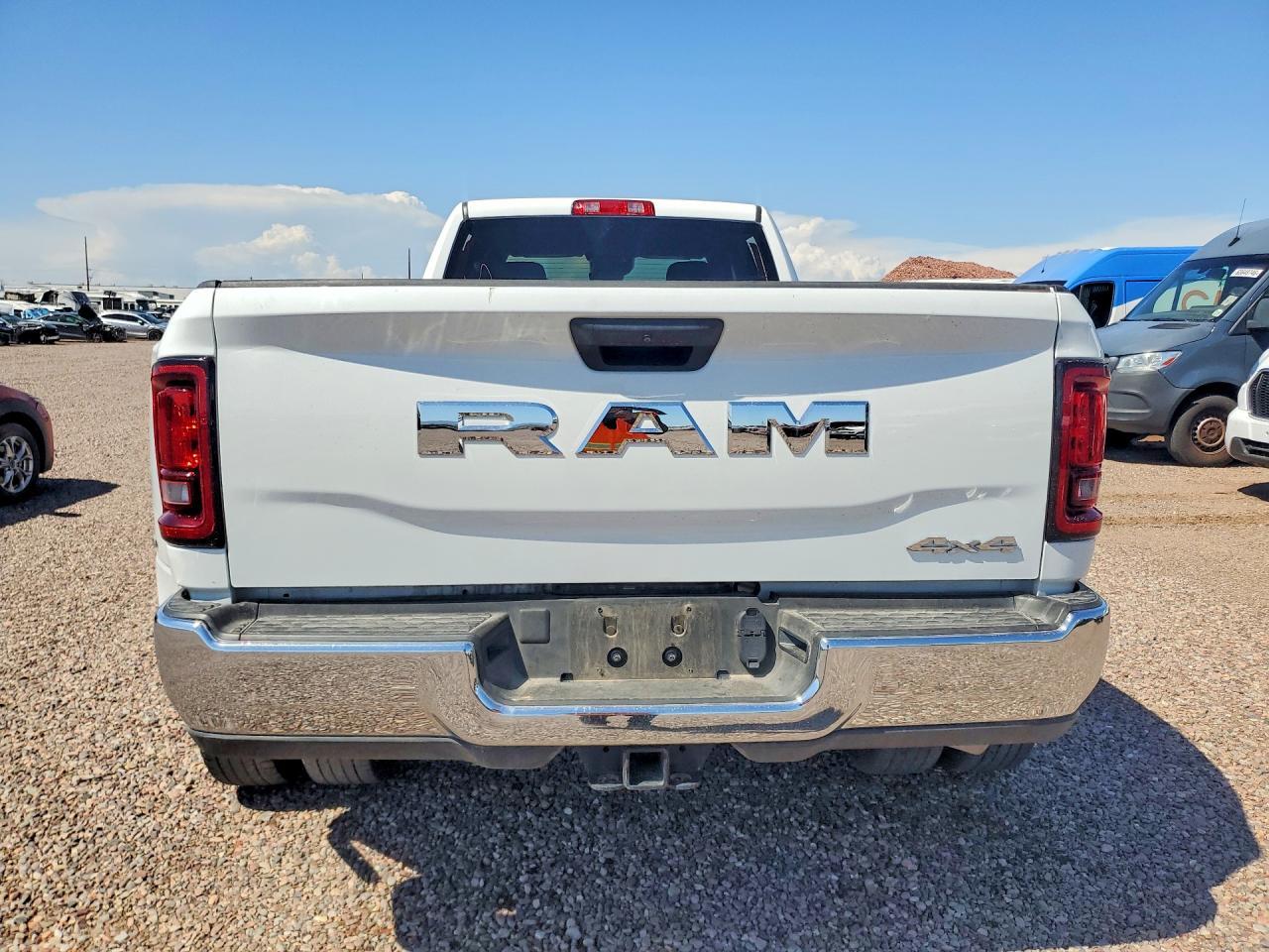 2026 Ram 3500 Tradesman - Фото 6