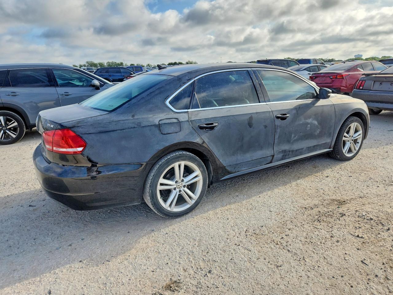 2014 Volkswagen Passat Se - Image 3