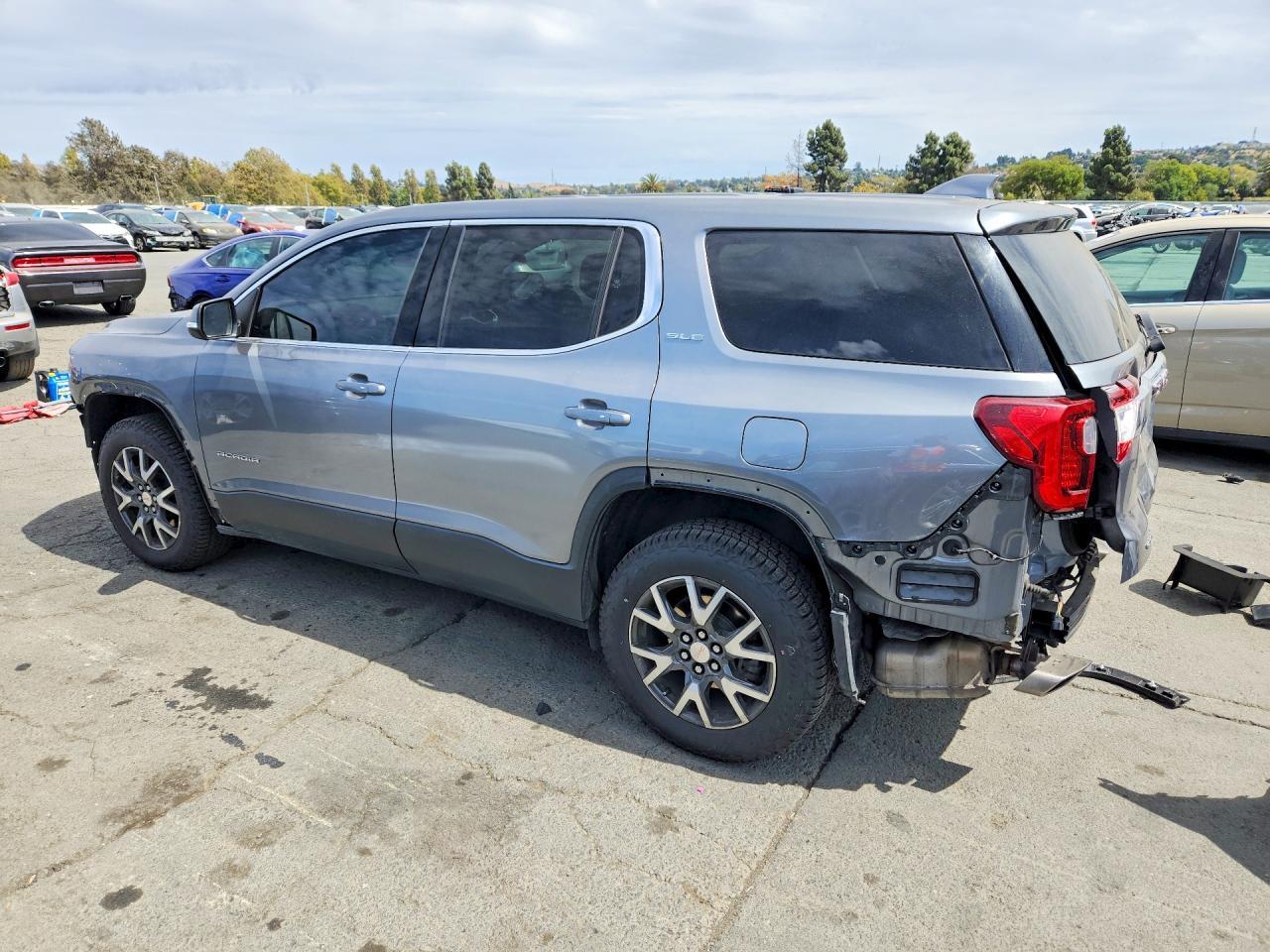 2021 GMC Acadia Sle - Image 2