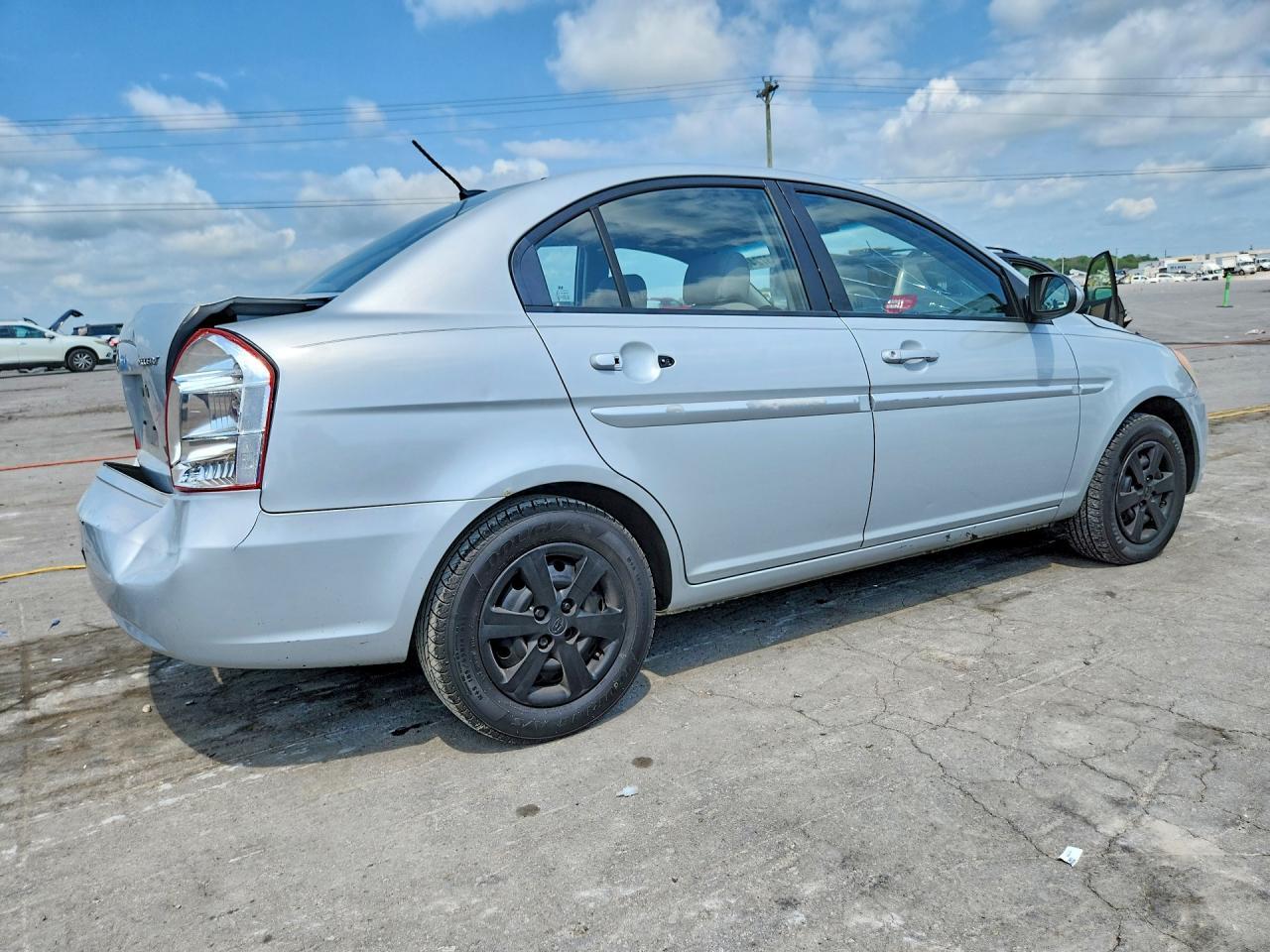 2009 Hyundai Accent Gls - Image 3