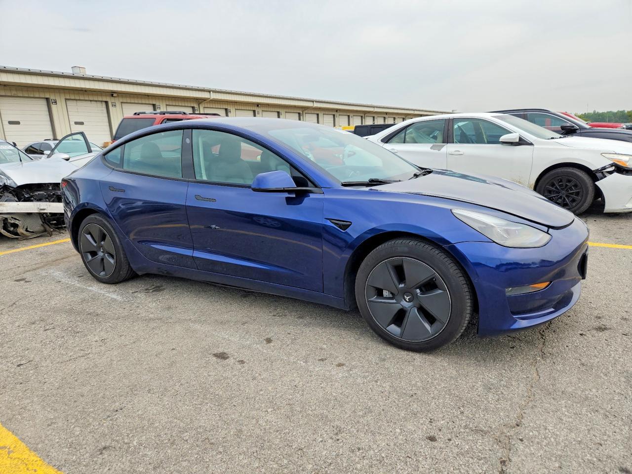 2022 Tesla Model 3 - Image 4