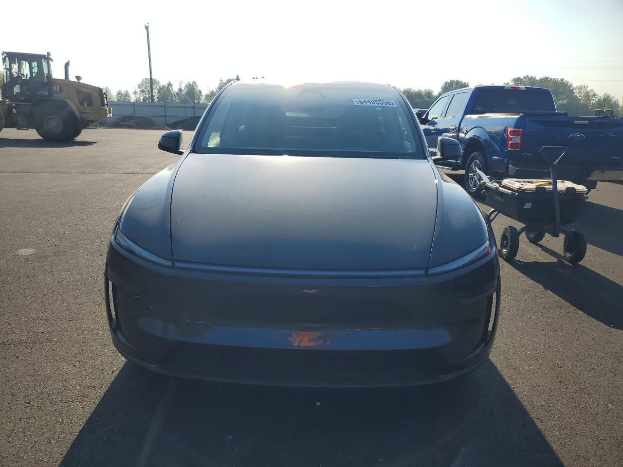 2026 Tesla Model Y - Фото 5