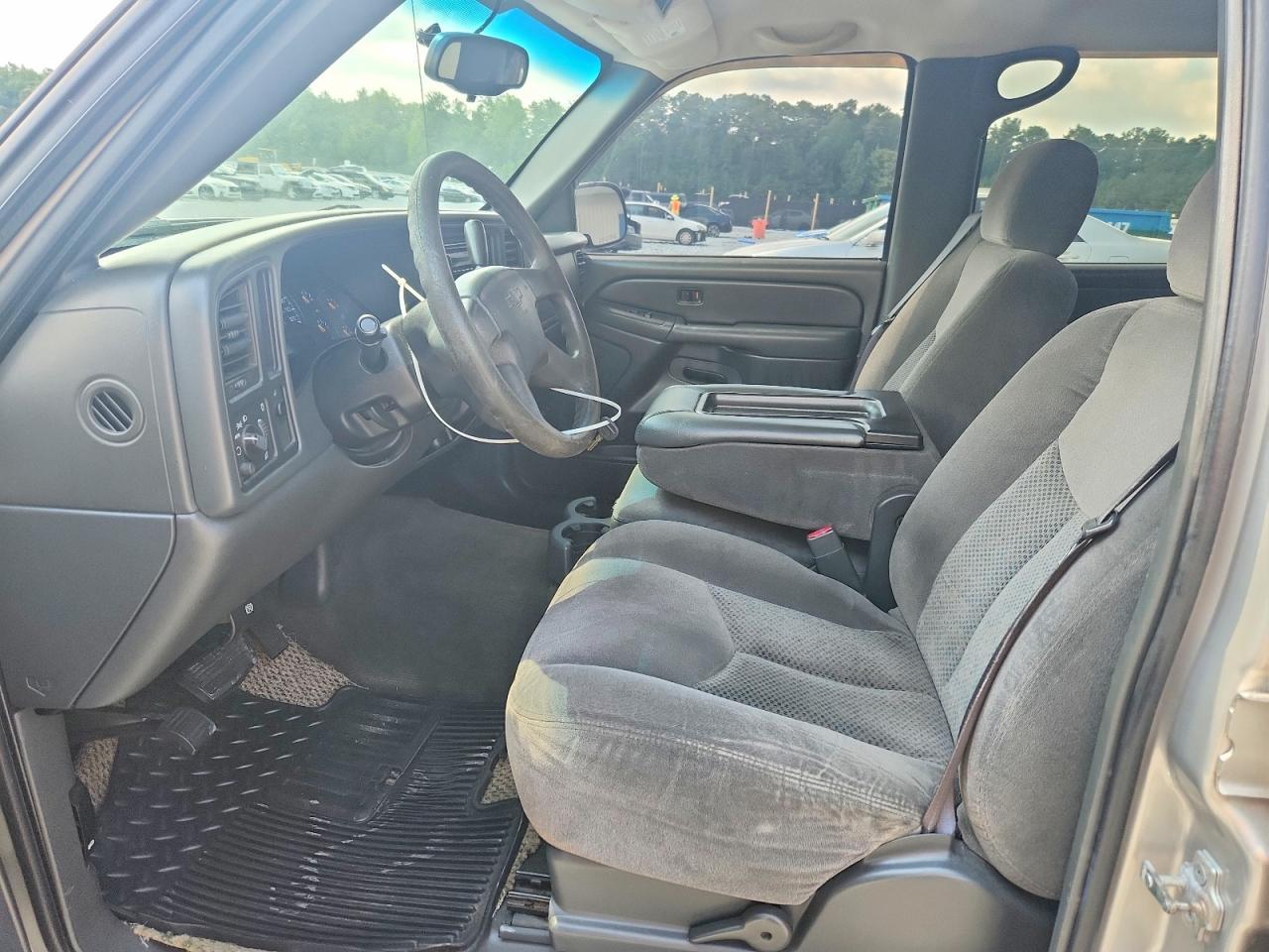 2007 Chevrolet Silverado C1500 Classic Crew Cab - Image 7