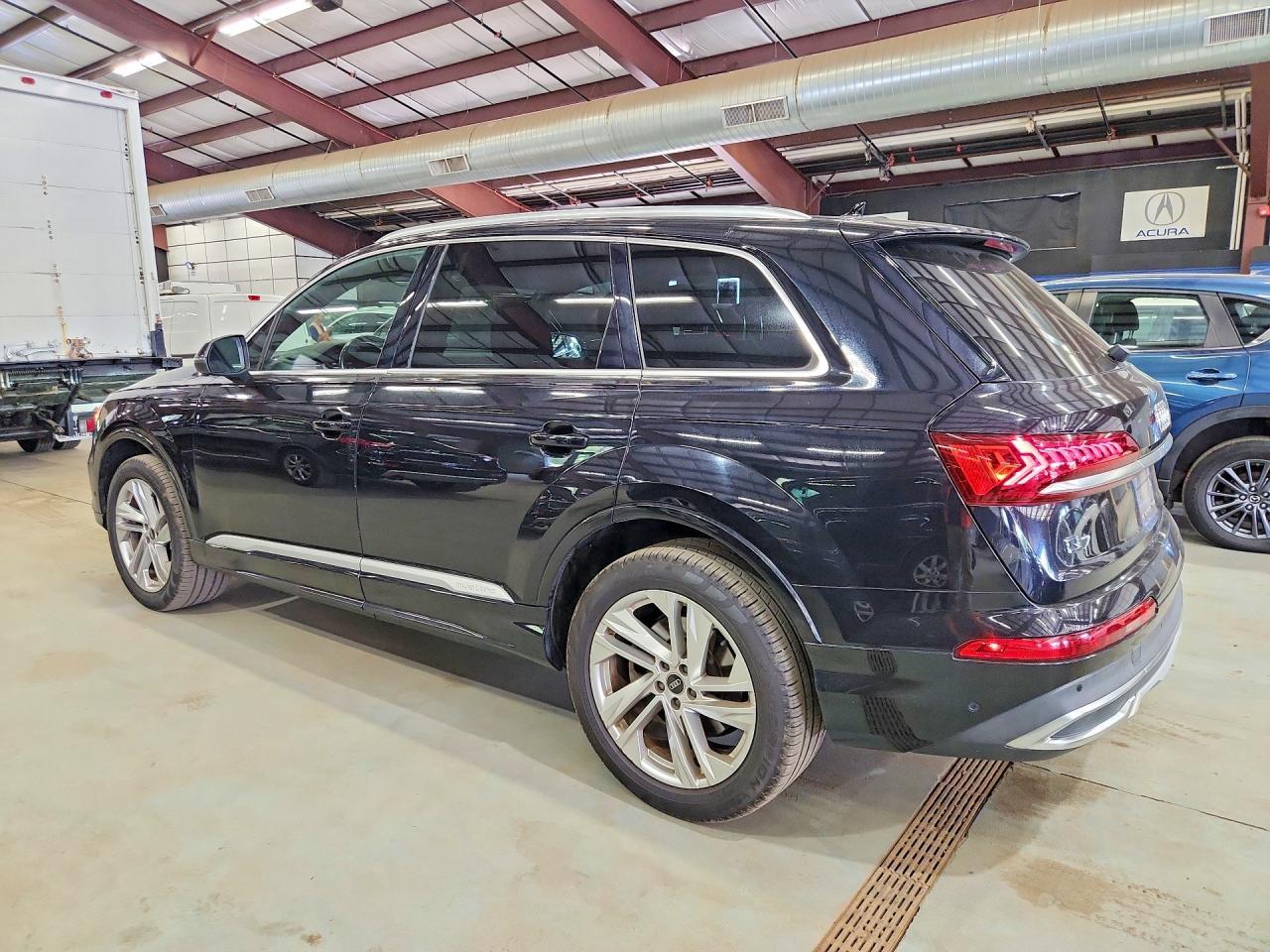 2021 Audi Q7 Premium Plus - Фото 2