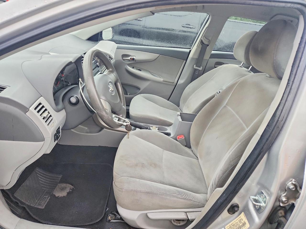 2010 Toyota Corolla Le - Фото 7
