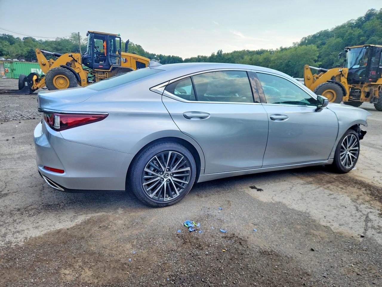 2025 Lexus Es 350 Base - Image 3