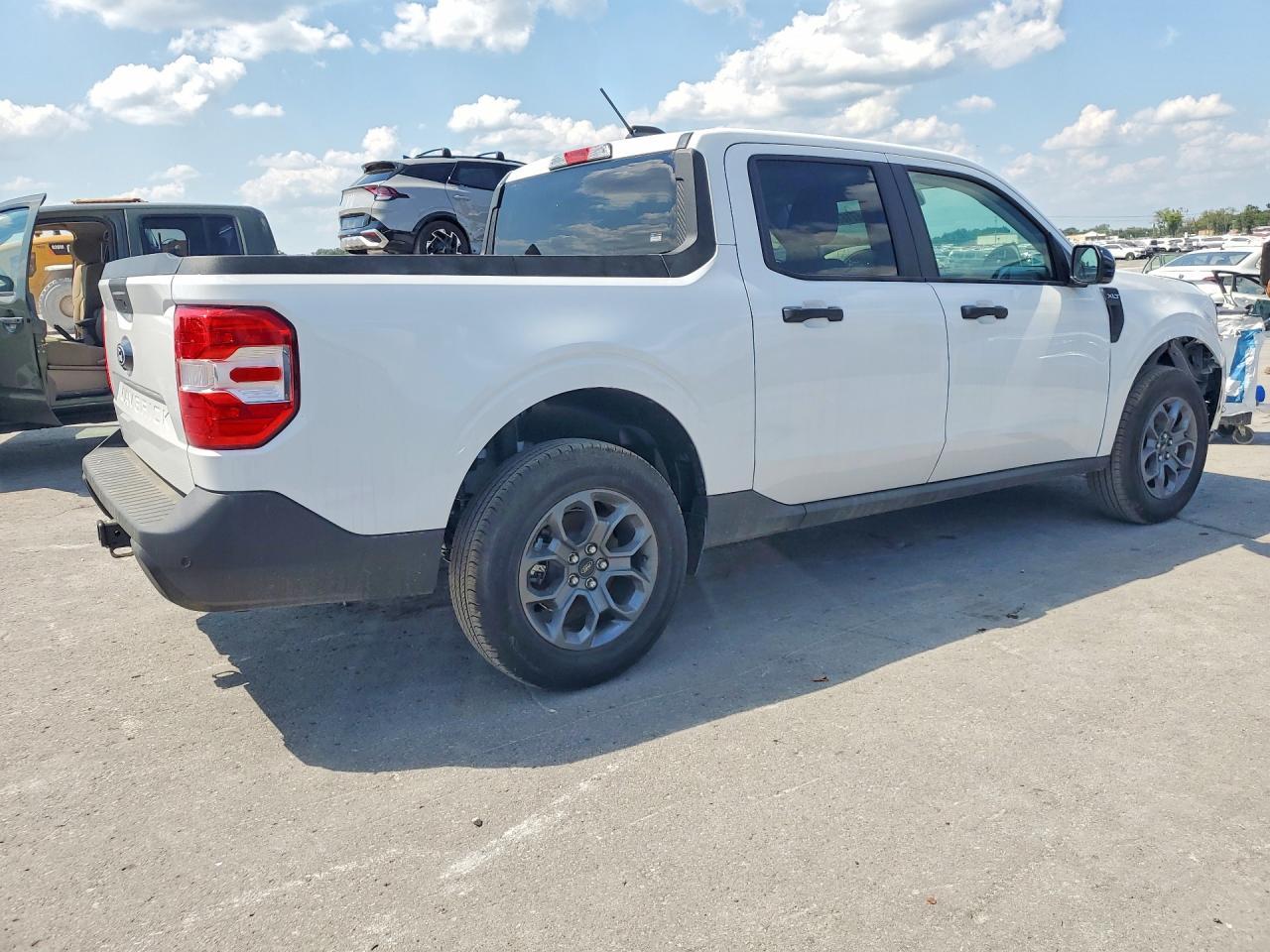 2025 Ford Maverick Xlt - Image 3