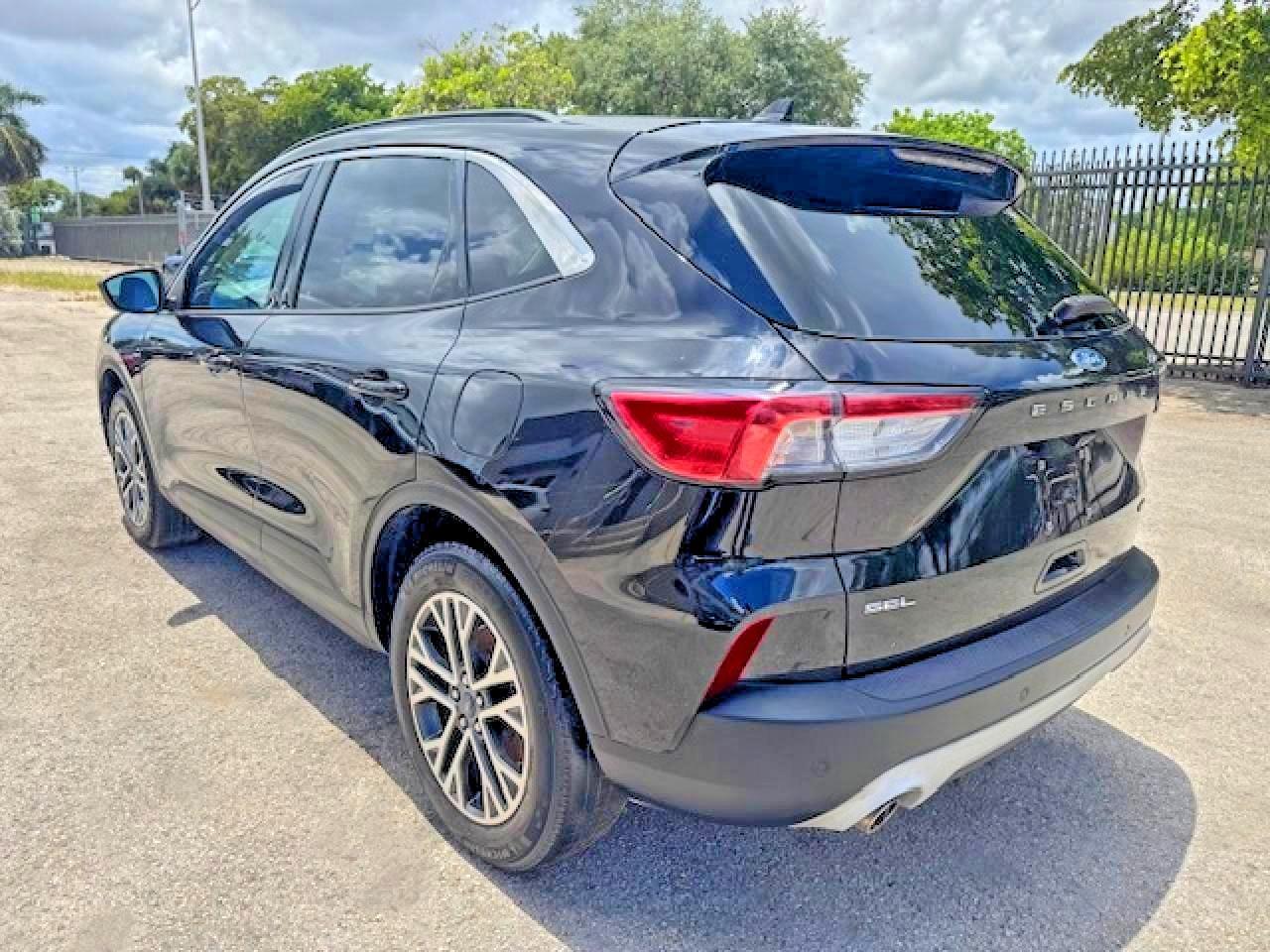 2020 Ford Escape Sel - Фото 2