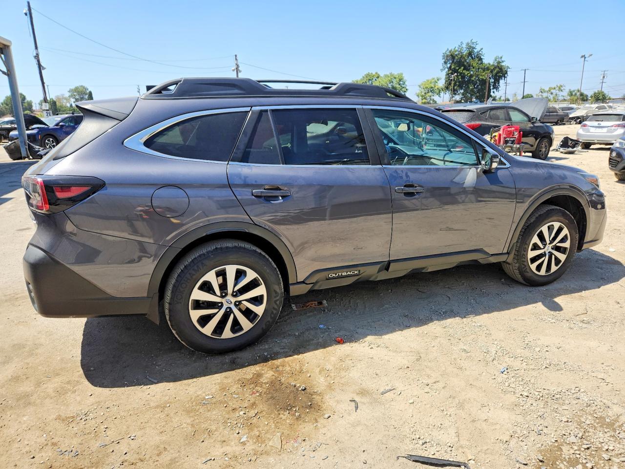 2022 Subaru Outback Premium - Image 3