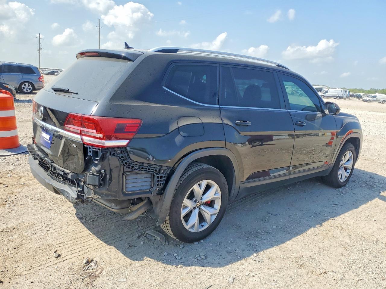 2019 Volkswagen Atlas Se - Фото 3