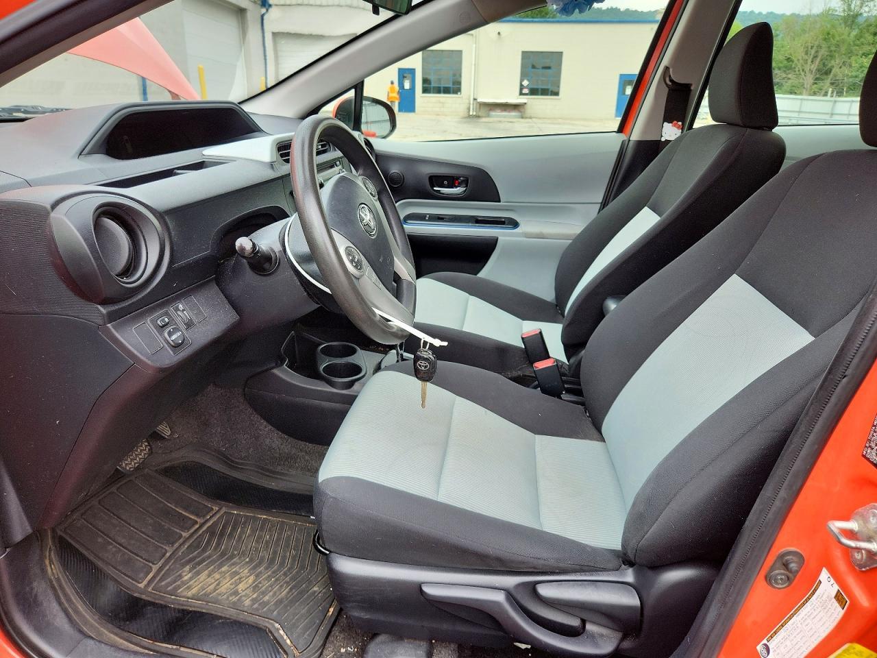 2012 Toyota Prius C Two - Image 7