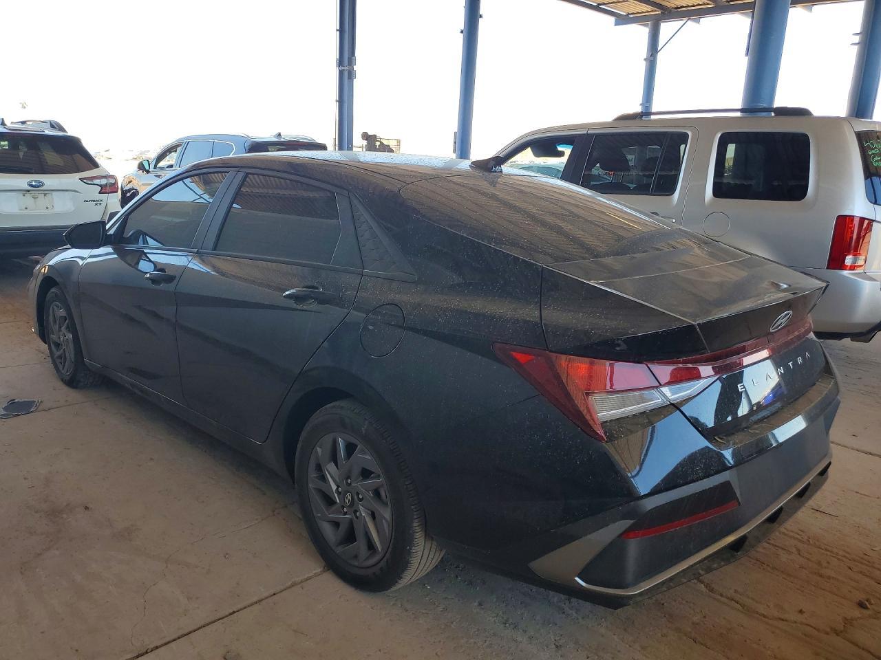 2024 Hyundai Elantra Sel - Image 2
