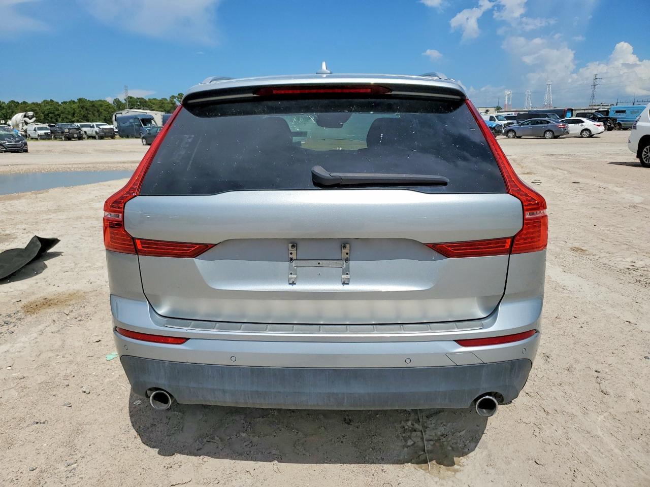 2018 Volvo Xc60 T6 Momentum - Image 6