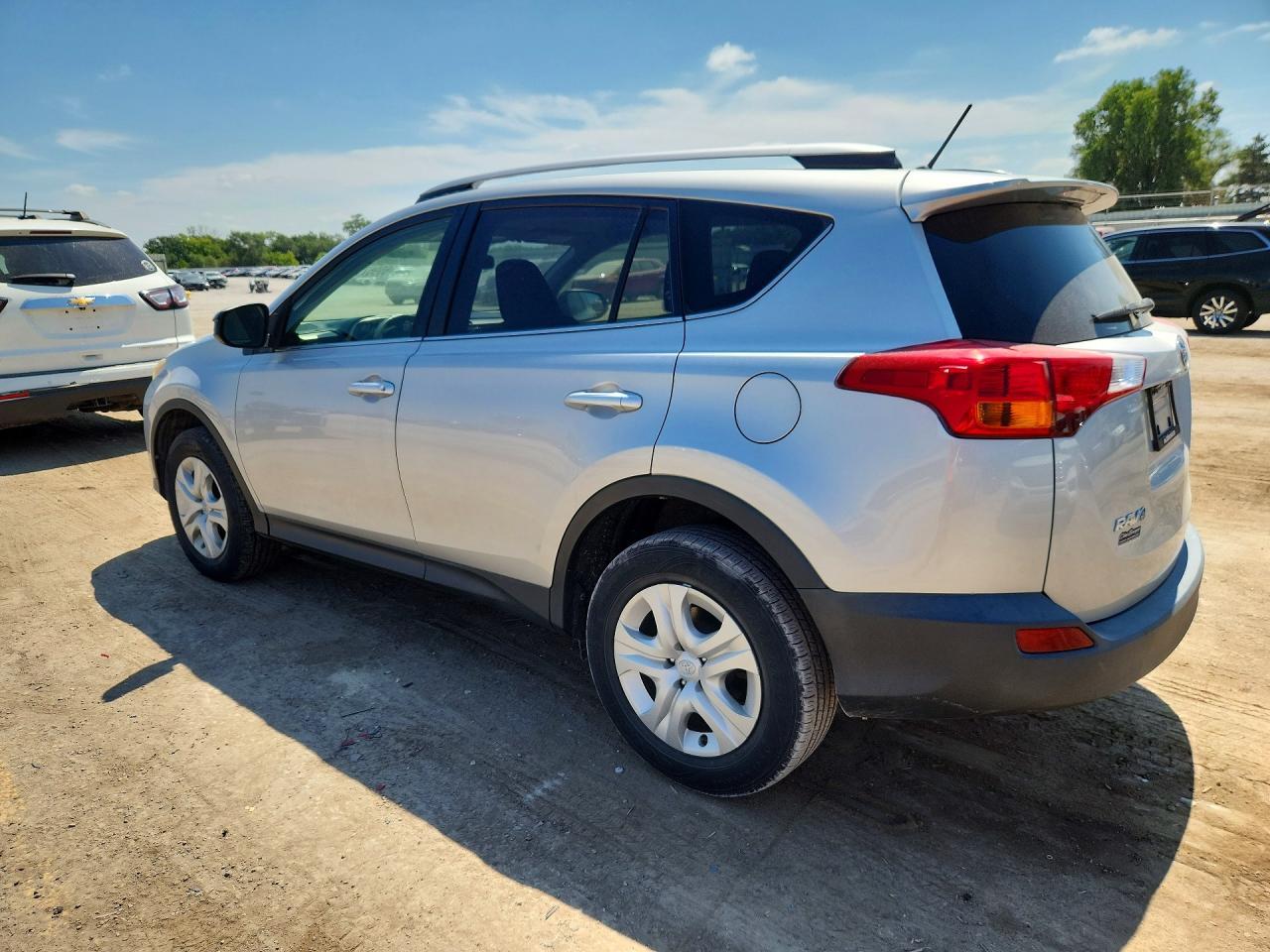 2015 Toyota Rav4 Le - Фото 2