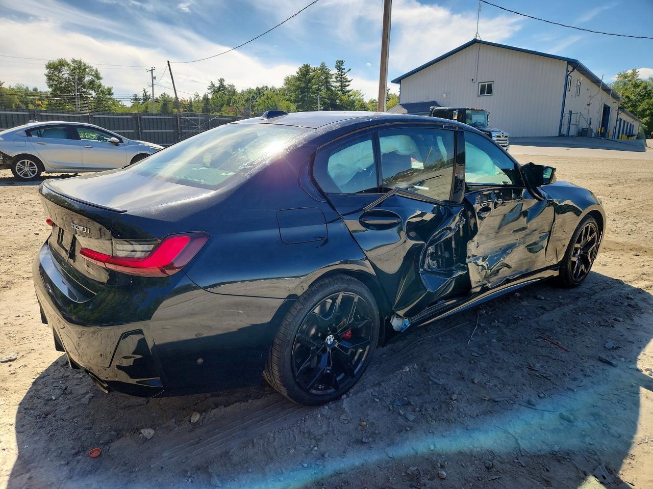 2026 BMW 330Xi - Фото 3