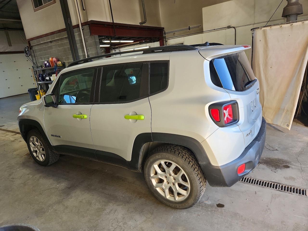 2015 Jeep Renegade Latitude - Фото 2