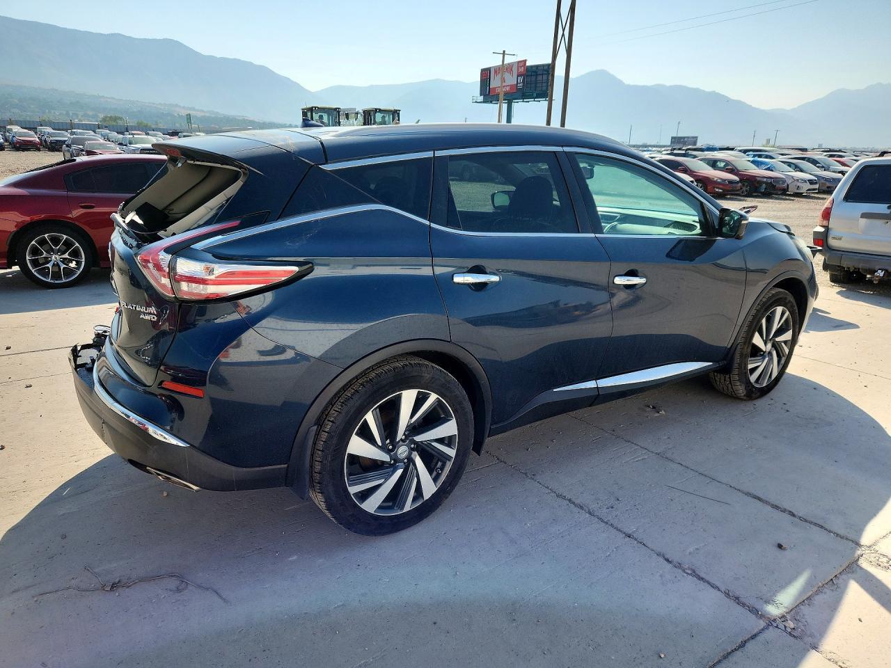 2015 Nissan Murano Platinum - Image 3