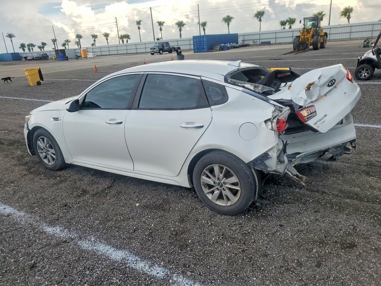 2017 Kia Optima Lx - Фото 2