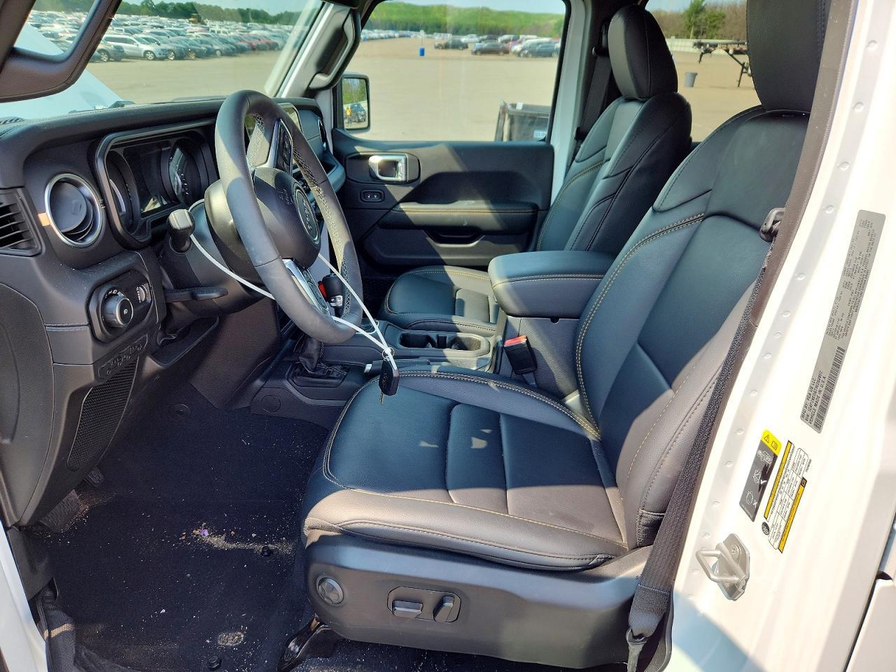 2026 Jeep Wrangler Sahara - Фото 7