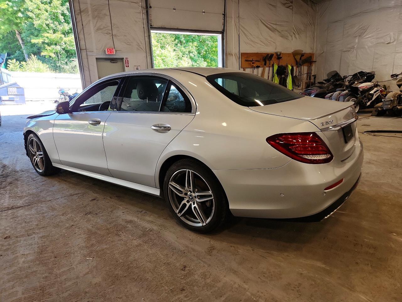 2019 Mercedes-Benz E 300 4Matic - Фото 2