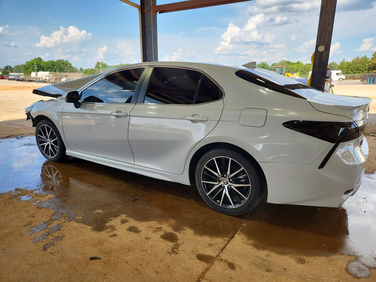 2023 Toyota Camry Se - Фото 2