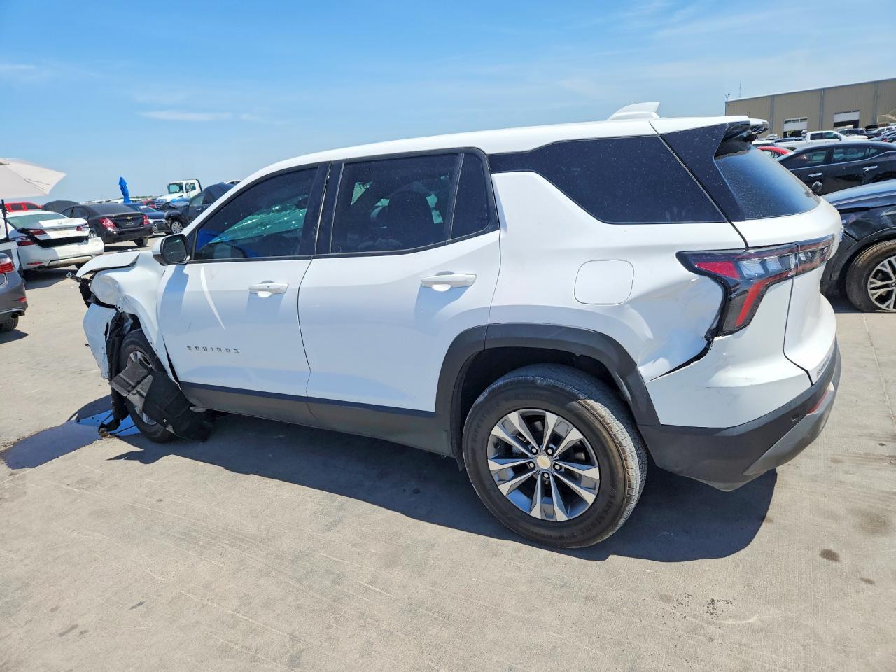 2025 Chevrolet Equinox Lt - Image 2