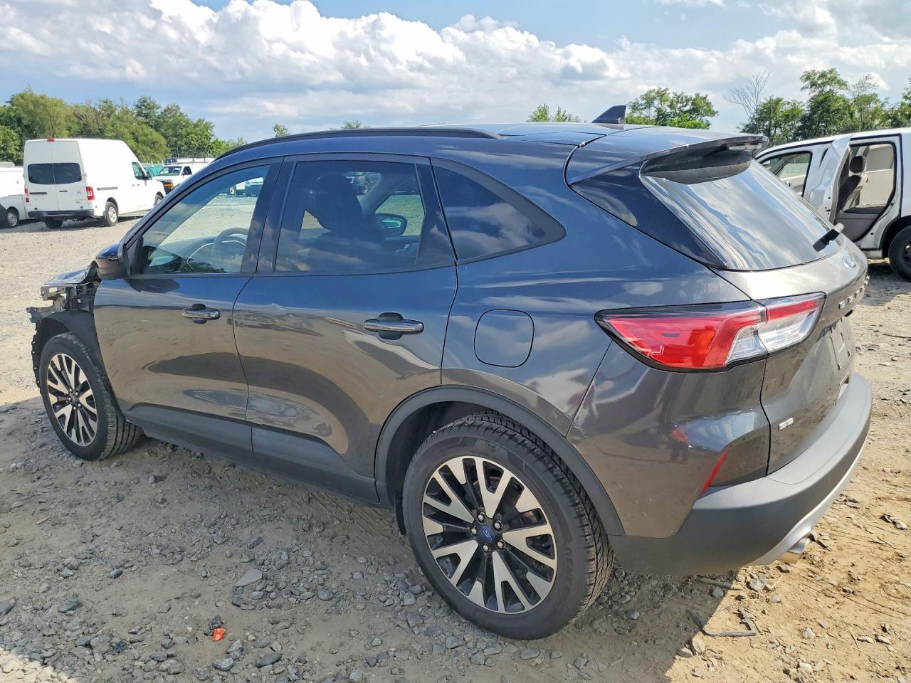 2020 Ford Escape Se Sport - Фото 2