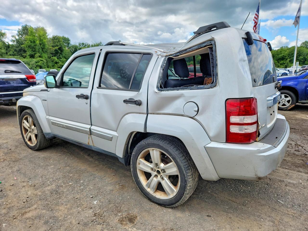 2011 Jeep Liberty Sport - Фото 2