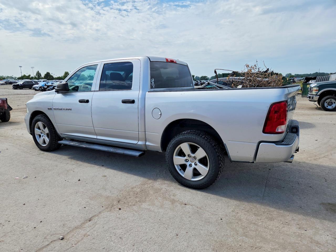 2012 Dodge Ram 1500 St - Фото 2