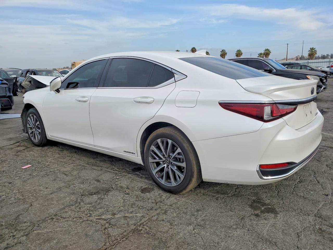 2022 Lexus Es 300H Base - Фото 2