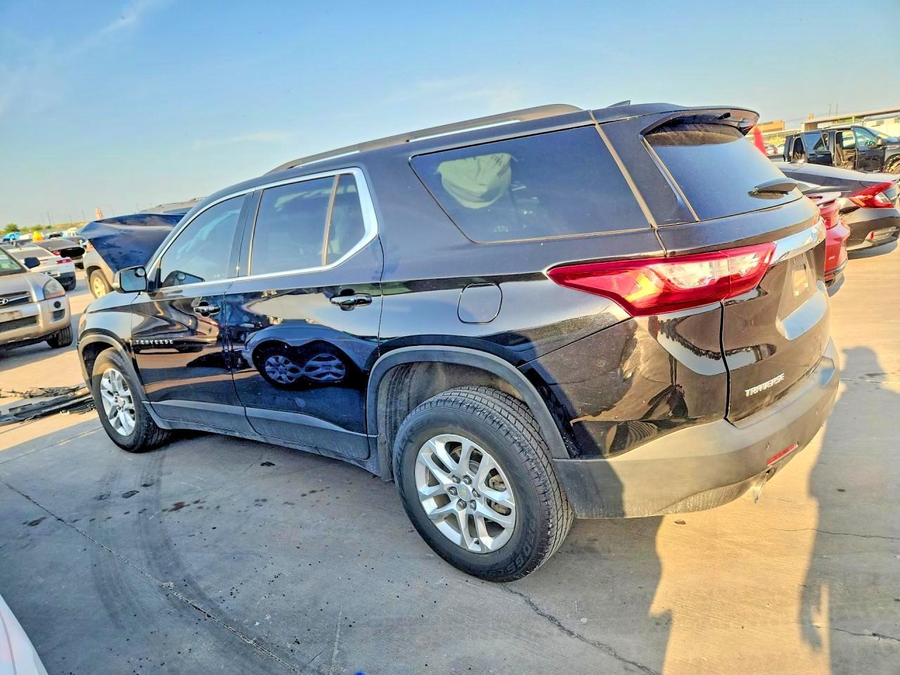 2021 Chevrolet Traverse Lt - Фото 2