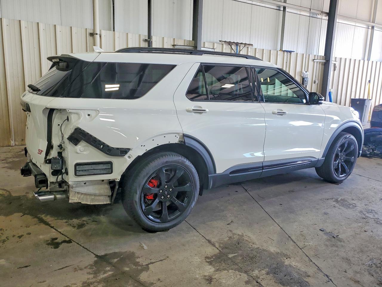 2022 Ford Explorer St - Image 3