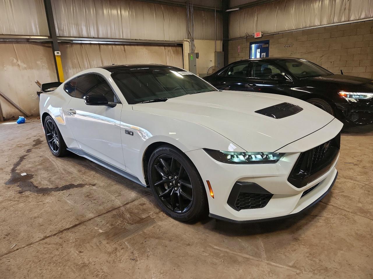 2025 Ford Mustang Gt - Фото 4
