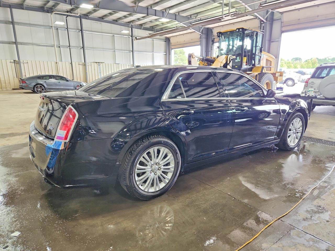 2013 Chrysler 300 - Image 3