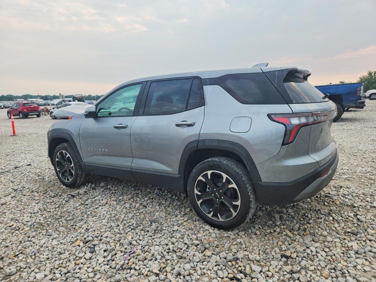 2026 Chevrolet Equinox Lt - Фото 2