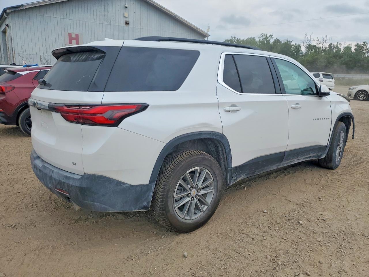 2023 Chevrolet Traverse Lt - Фото 3