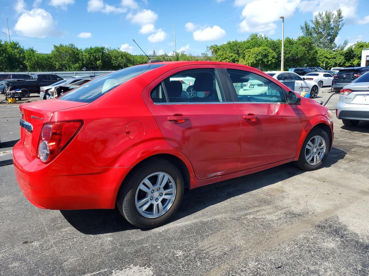 2016 Chevrolet Sonic Lt - Фото 3