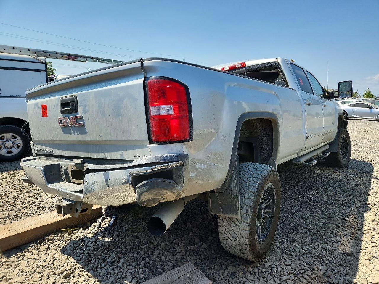 2016 GMC Sierra K2500 Sle - Image 3