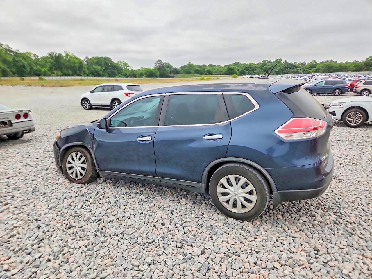 2015 Nissan Rogue S - Фото 2