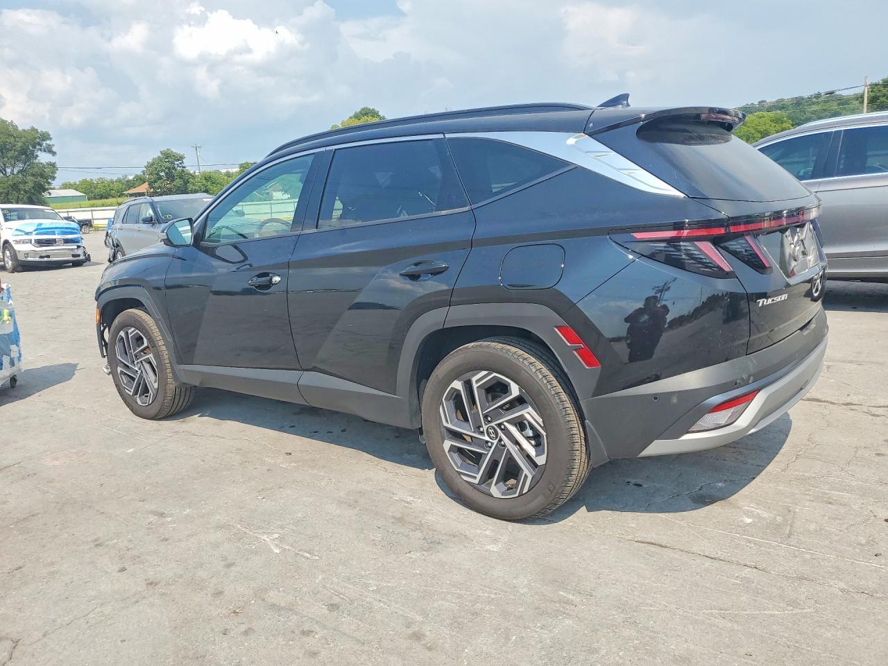 2026 Hyundai Tucson Hybrid Limited - Фото 2