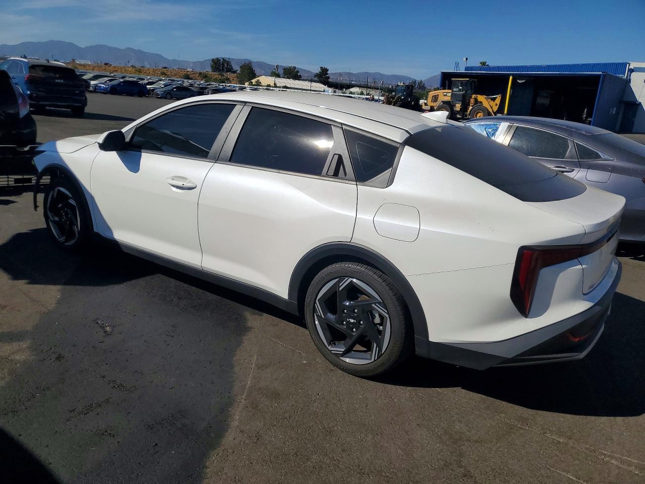 2025 Kia K4 Ex - Фото 2