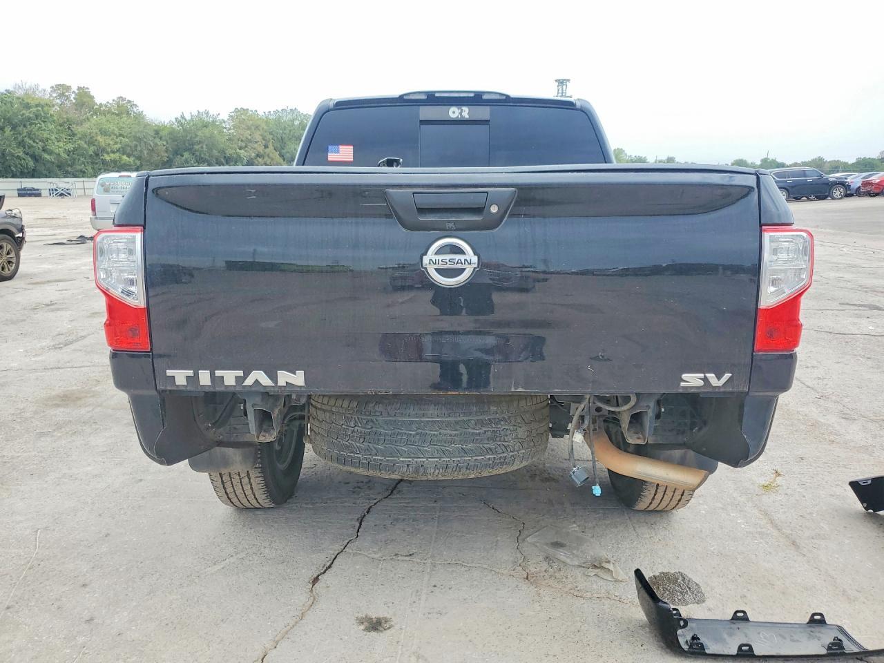 2021 Nissan Titan S - Фото 6
