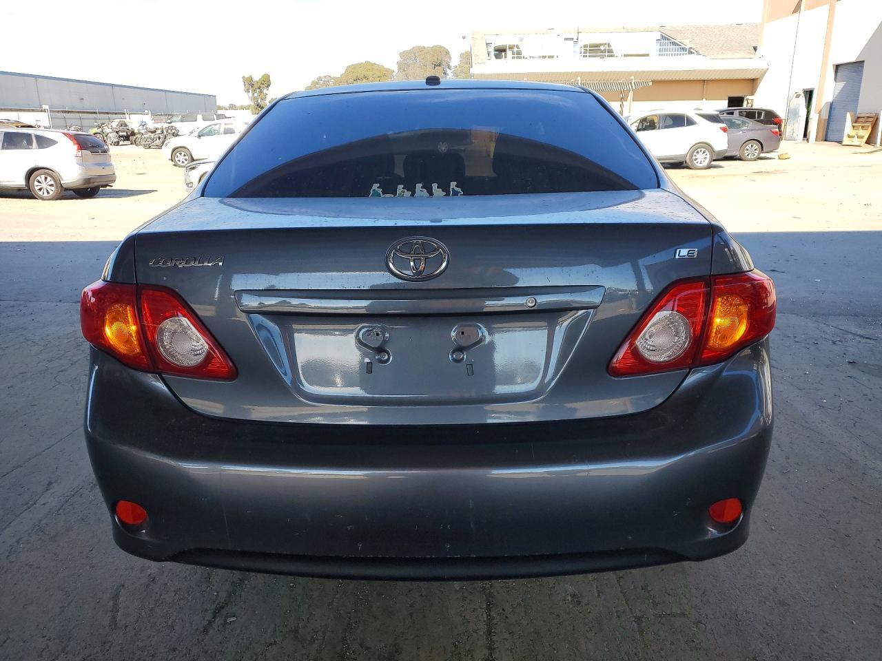 2010 Toyota Corolla Le - Фото 6