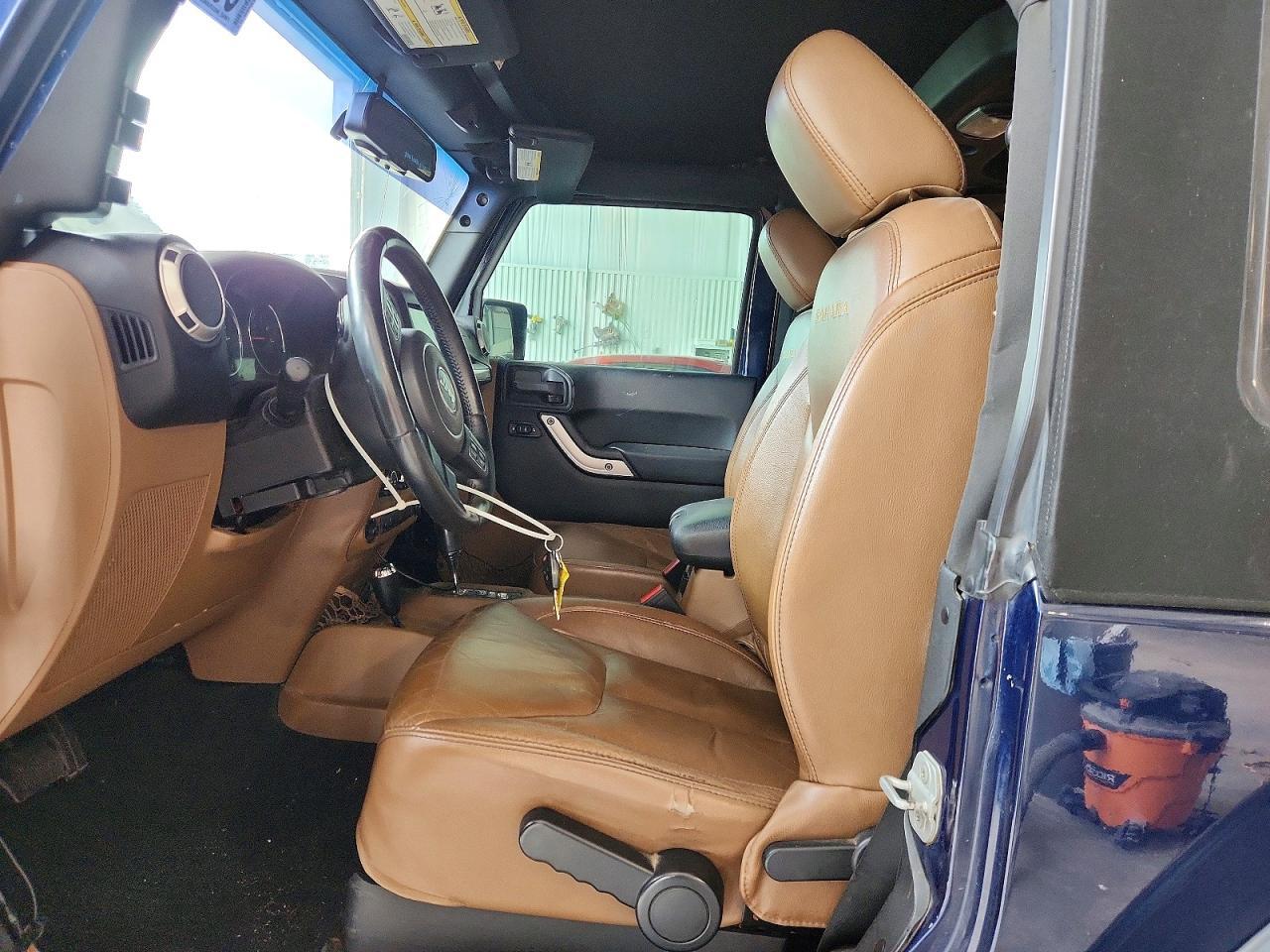 2013 Jeep Wrangler Sahara - Фото 7