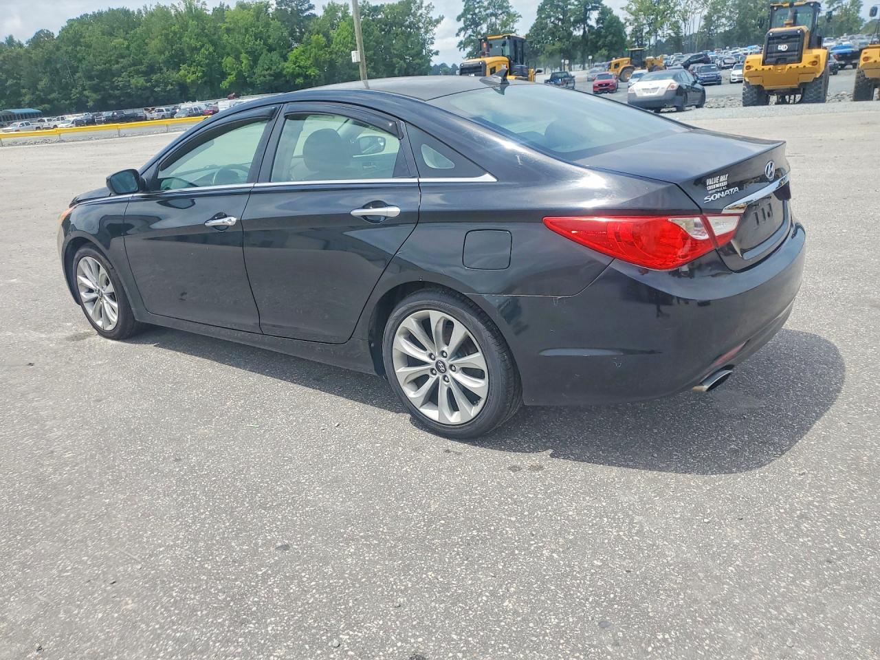 2011 Hyundai Sonata Se - Image 2