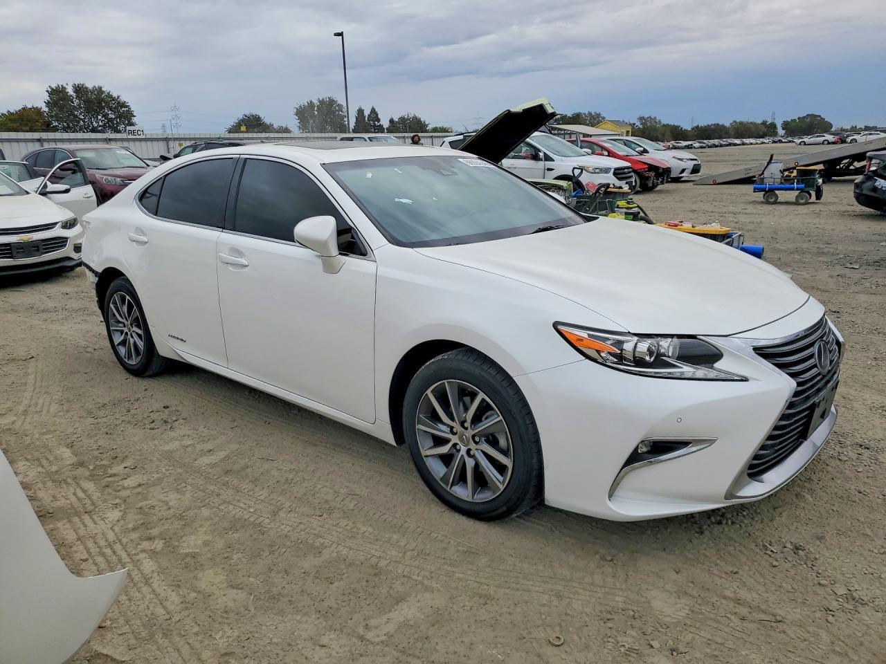2016 Lexus Es 300H - Image 4
