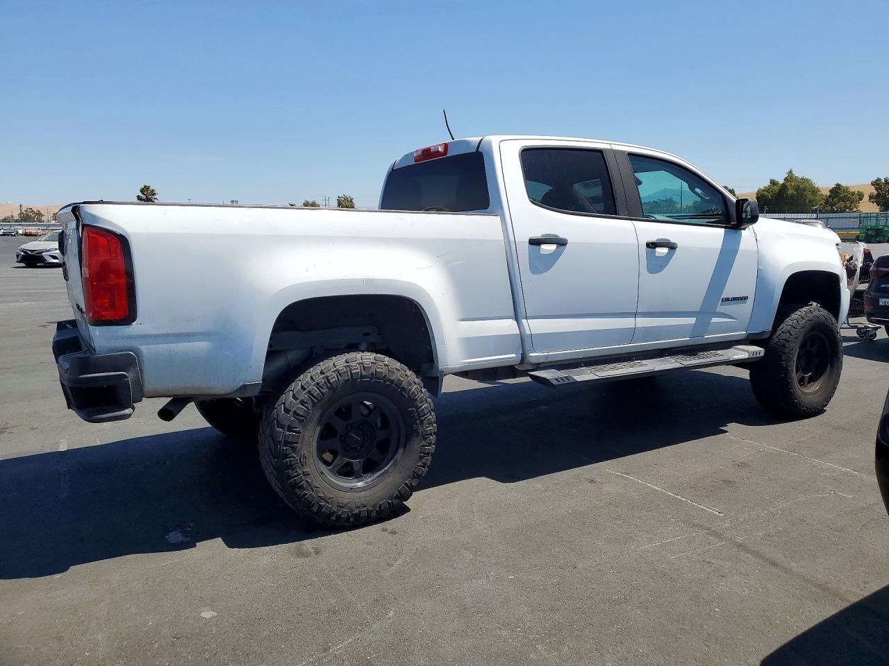 2019 Chevrolet Colorado - Image 3