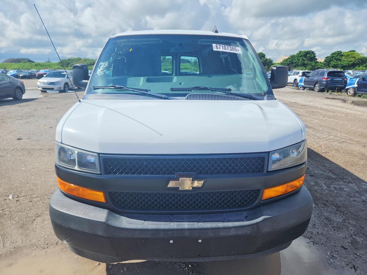 2018 Chevrolet Express G2500 - Image 5