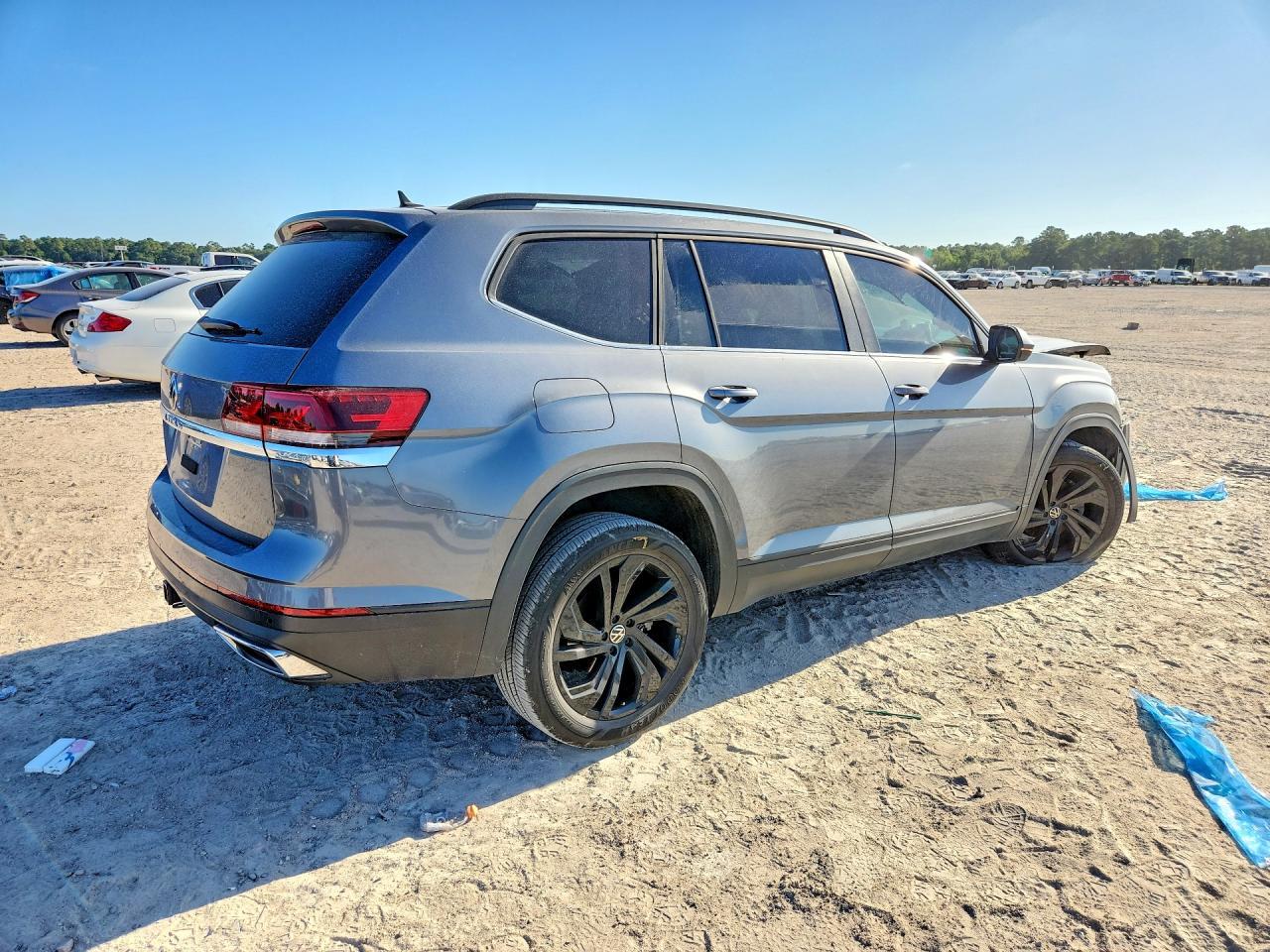 2023 Volkswagen Atlas Se - Image 3