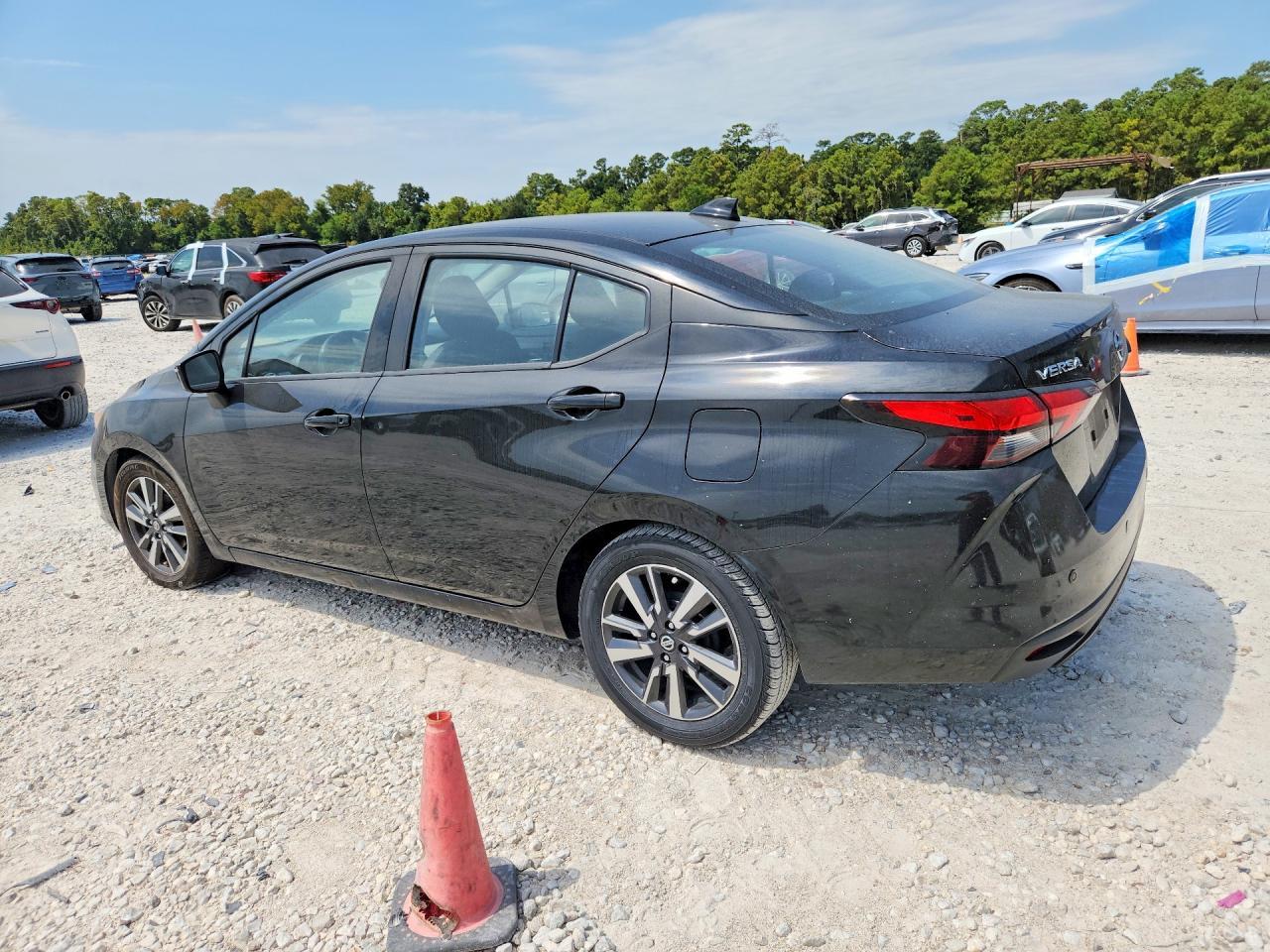 2021 Nissan Versa Sv - Фото 2